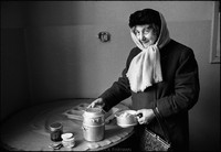 Roza Bauminger, taking her lunch home from Krakow's kosher kitchen. 1979